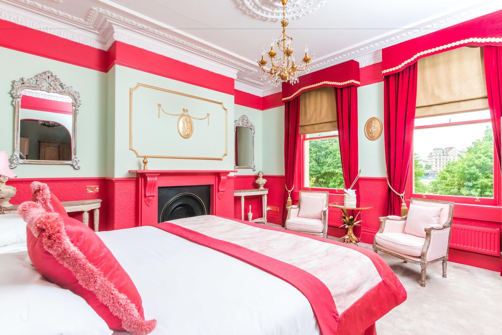 The Ayrlington Guesthouse Bath Bagian luar foto The Red Room