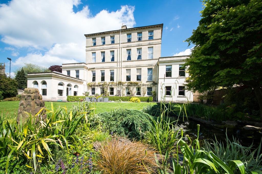 The Ayrlington Guesthouse Bath Bagian luar foto The former St. Luke's Hospital, now the St. Luke's Foundation